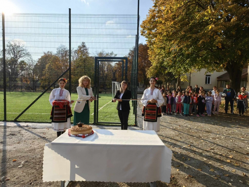 Откриха нова спортна площадка в Селановци /снимки/