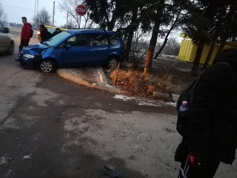 Почерпен шофьор удари пожарен хидрант в шуменския квартал Тракия Един