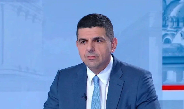Ивайло Мирчев: Бойко Борисов става обикновен рекламен агент на новите държавни Лафки на Пеевски