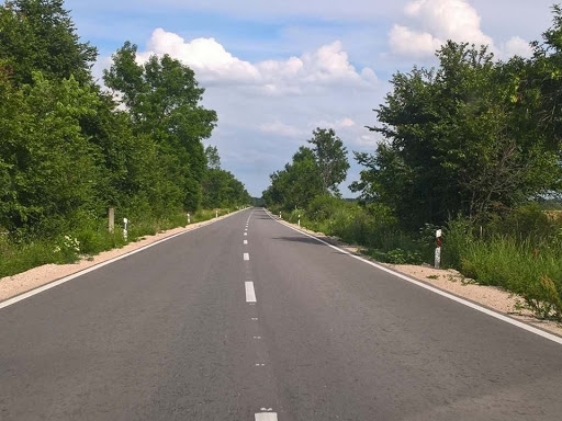 Затворена за движение е едната лента на пътя Монтана