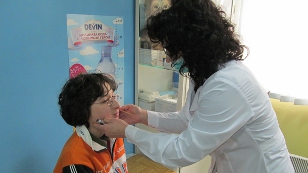 Броят на заболелите от грип и остри респираторни заболявания през