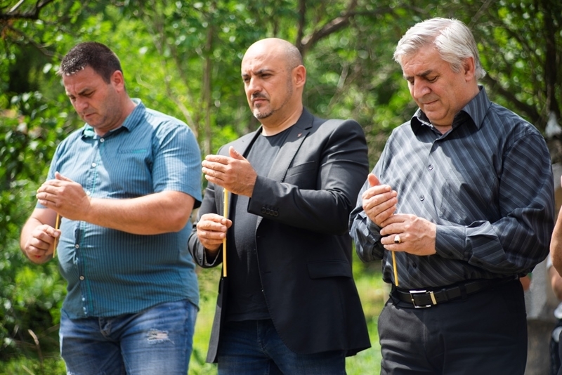 Десетки жители и гости на Оселна почетоха храмовия празник на