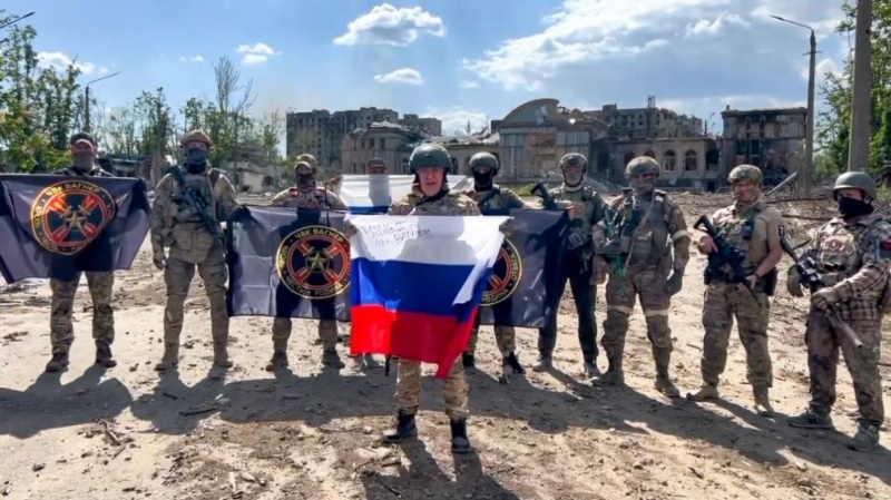 Руските власти са прехвърлили частната военна компания Вагнер  в Беларус за да отклонят вниманието на Украйна от главния