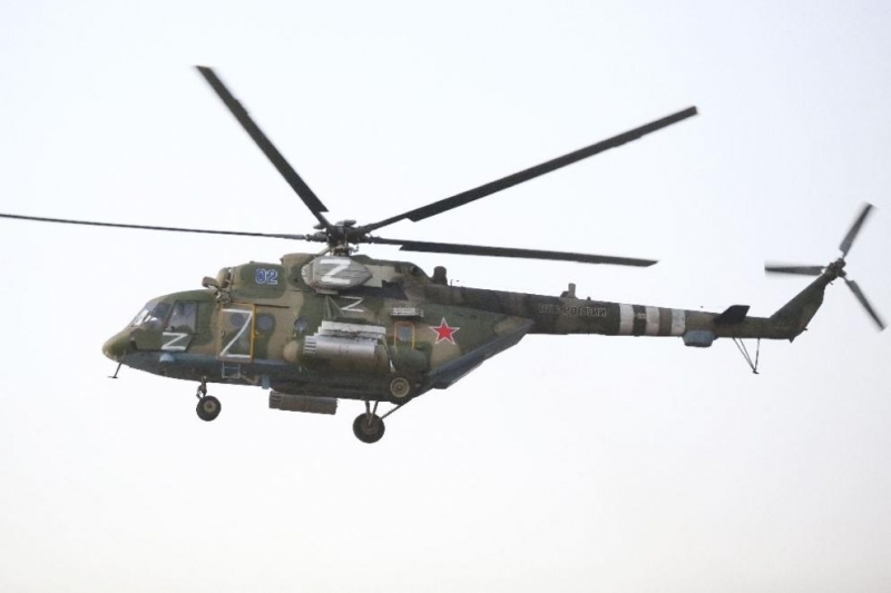 Руски хеликоптер Ми 8 с тричленен екипаж на министерството на гражданската