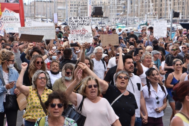 Европа се бунтува срещу въвеждането на задължителна ваксинация срещу COVID 19