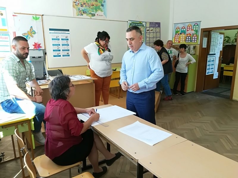 19 78 е избирателната активност в област Враца към 13