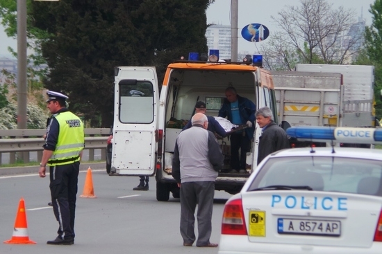 Лек автомобил е блъснал дете с велосипед в Лом съобщиха