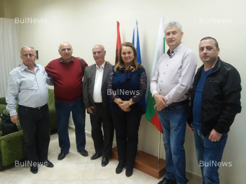 Община Мездра подписа договор за сътрудничество с побратимени общини в Албания