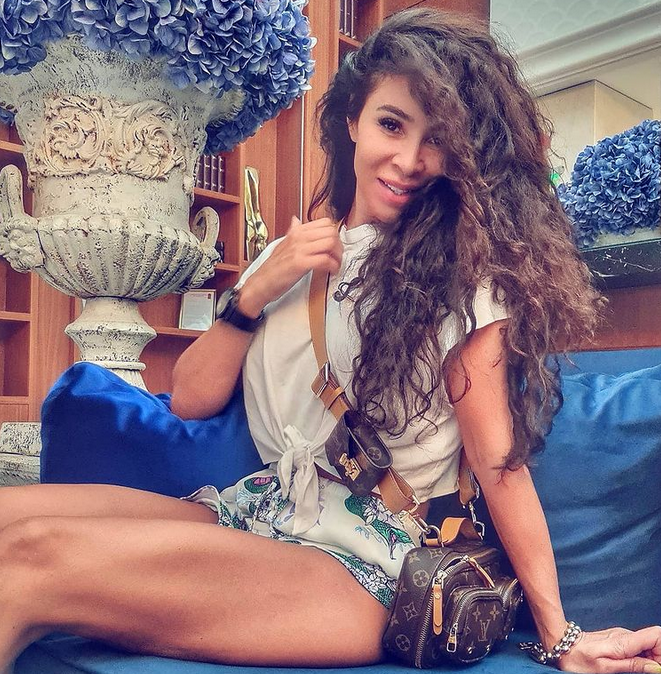 Маги Сидерова показа тяло мечта на плажа в Свети Константин