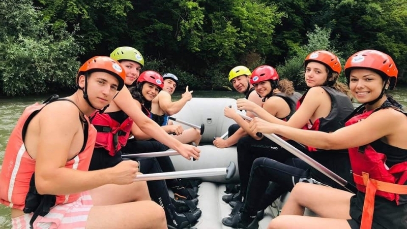 По време на летните отпуски и ваканцията Младежки център Враца организира