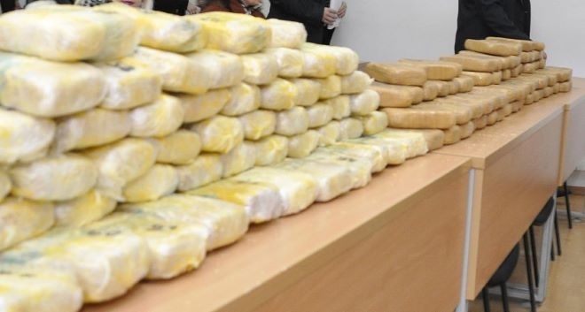 Опит за контрабанда на общо 480 кг дрога спряха днес