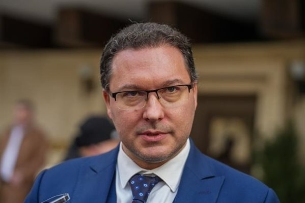 „Да, България“ поиска оставката на Даниел Митов: Той излъга!