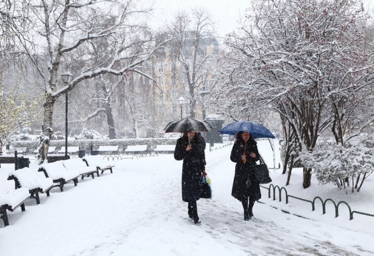Днес на много места в страната ще вали предимно слаб