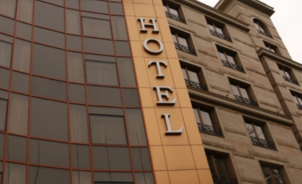 Празнуващи в хотел в София се барикадираха и не допуснаха