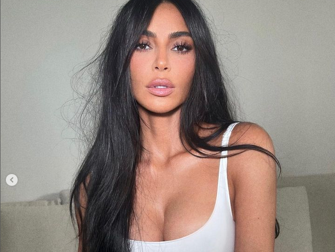 Ким Кардашиян е царицата на социалните мрежи и знае много