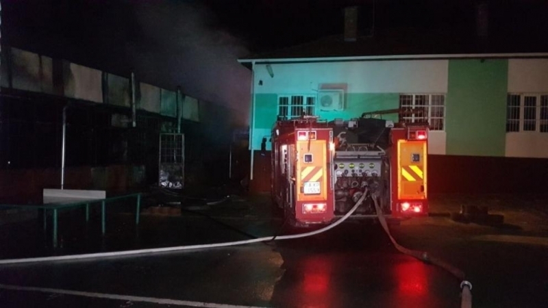 Мълния запали училище във Видинско, съобщиха от пресцентъра на МВР.
Случката