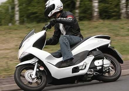 Три нередовни мотопеда и един мотоциклет бяха спрени от полицията