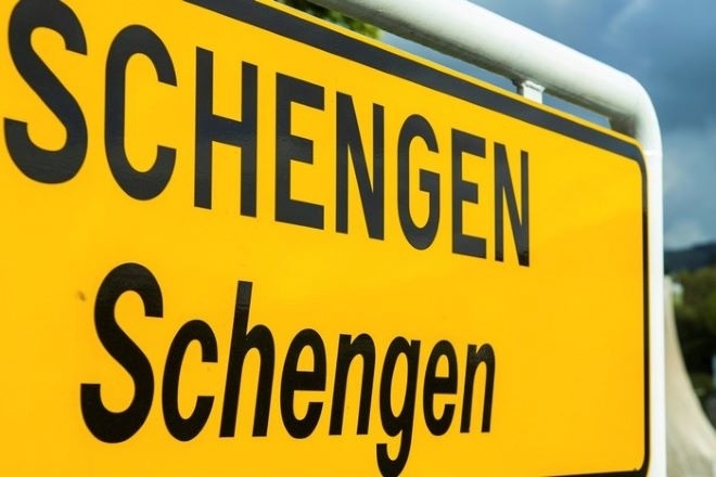 Австрия ще изчака резултатите от отварянето на Шенген по въздух и