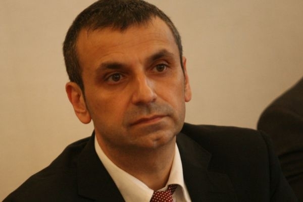 Стоматологът Валентин Павлов който влезе в новосформирания Медицински съвет към