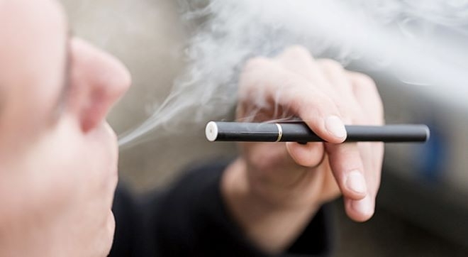 Електронните цигари да бъдат забранени на закрити обществени места За