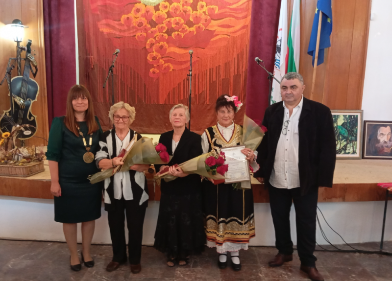 Три дами станаха почетни граждани на Георги Дамяново /снимка/