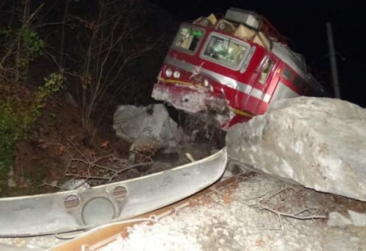 Пътнически влак е дерайлирал край село Черниче снощи, съобщи Йорданка