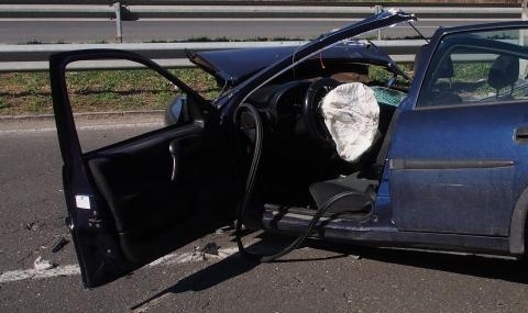 Тежка катастрофа е станала на слизане от АМ Хемус в