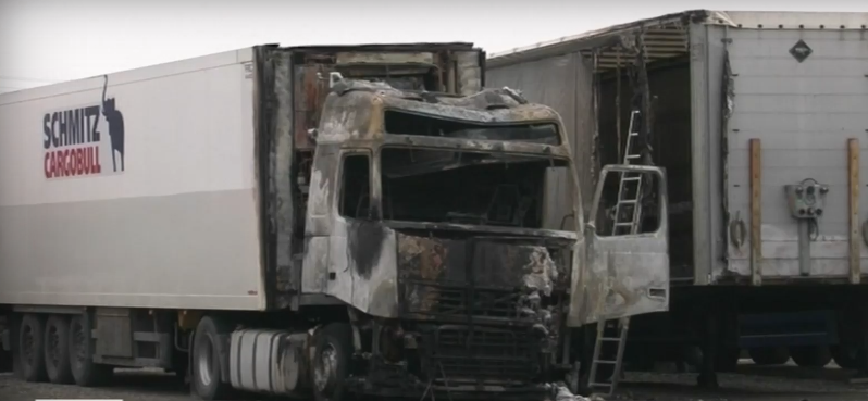 Два автомобила и тежкотоварен камион са запалени в Сандански тази