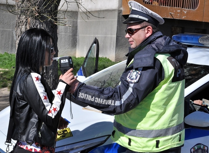 Полицаи са осъществили контрол по спазването на реда в навечерието