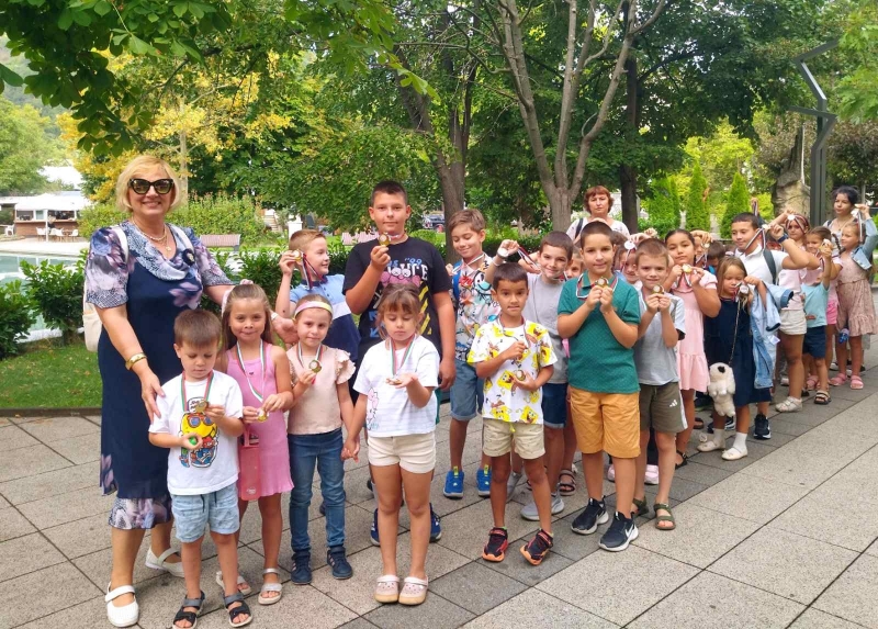 В Деня на народните будители: Лидерът в иновативното образование във Враца Академия „Arcobaleno“ има двоен празник /снимки/