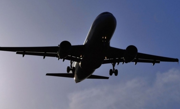 Властите на САЩ затварят въздушното пространство на страната за руски