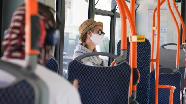 Близо 100 000 души са глобени в Москва за неносене