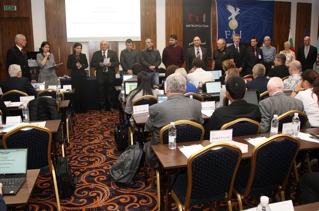 Заместник министърът на младежта и спорта Ваня Колева откри пленарната сесия