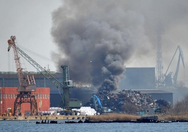 Избухна пожар в района на пристанище "Одесос" под Аспаруховия мост.