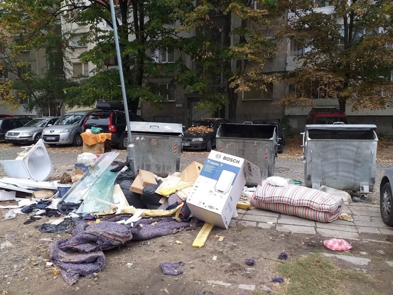 ОП „Чистота“ в Лом напомня: Стари мебели и вехтории се изхвърлят само веднъж в месеца