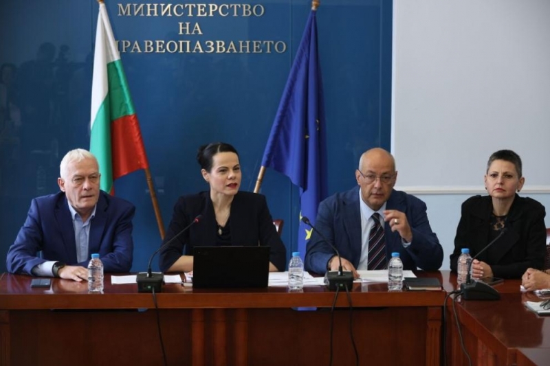 Министерството на здравеопазването представя данни за управлението на държавните болници