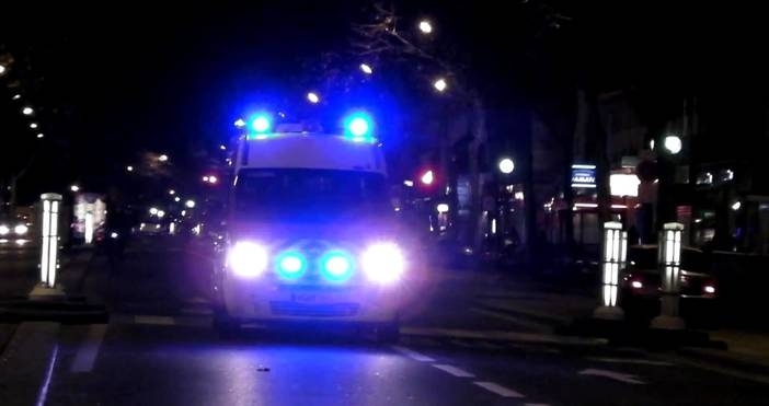 Двама младежи са загинали а трети е ранен в пътен