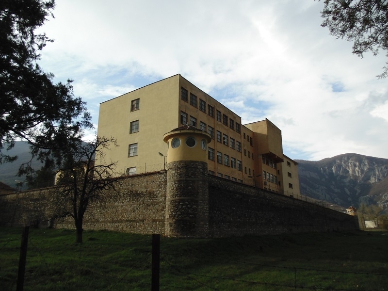 Смелчага е заловен докато се опитвал да снабди лишените от