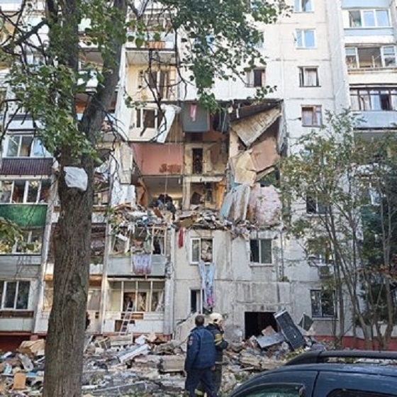 Четирима души са загинали при експлозия след теч на газ