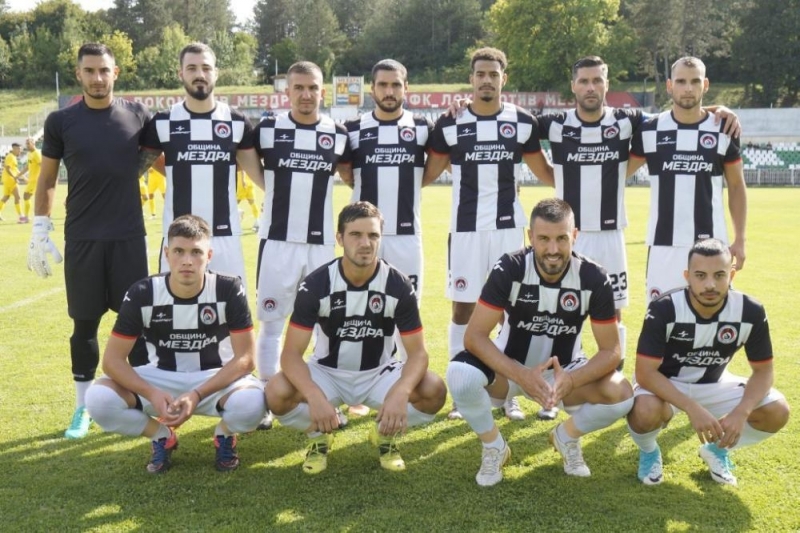 На 10 януари Локомотив Мездра ще направи първа тренировка за