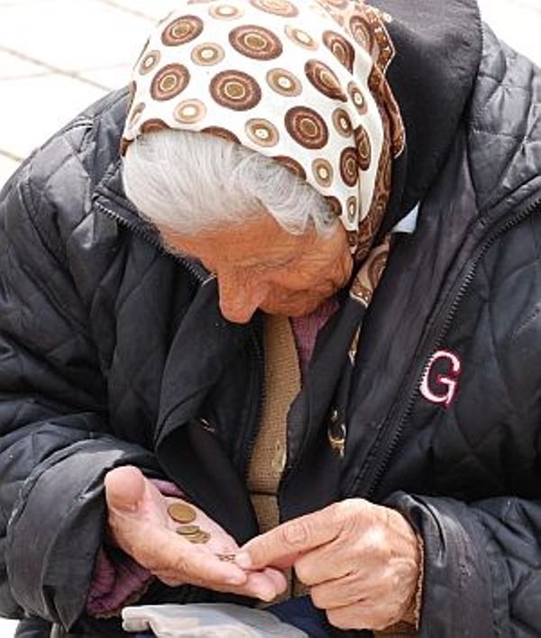 Кражба на пари е извършена от къща на възрастна жена