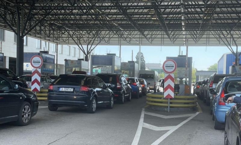 Интензивен е трафикът на някои от граничните пунктове с Румъния и Турция
