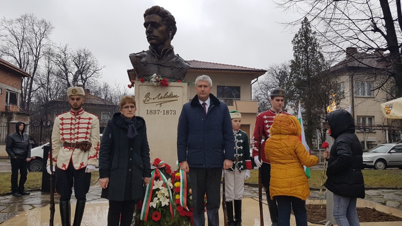 С възпоменателно тържество община Мездра отбеляза 145 години от обесването