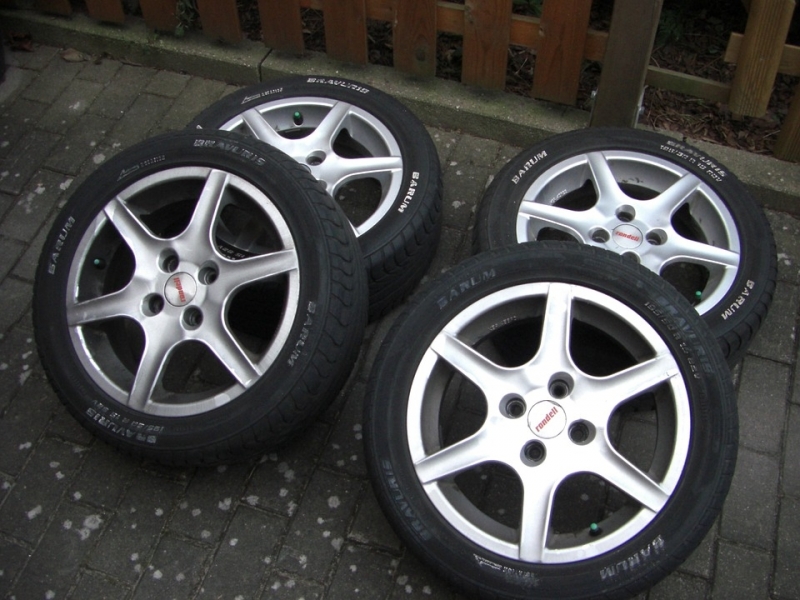 Полицията в Мездра е разкрила кражба на автомобилни гуми съобщиха