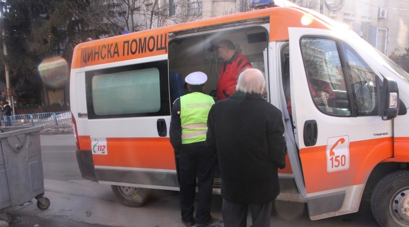 Кола е блъснала жена пресичала на червен светофар във Варна