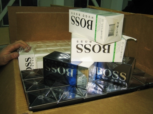 Над 7000 фалшиви парфюма задържаха митнически служители на 14 октомври