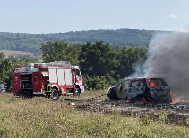 Какво се случва?! 3 автомобила горяха в 2 населени места във Врачанско, разследват случаите