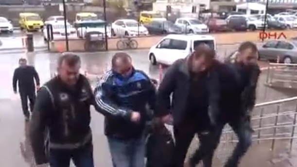 Трима българи и петима турци са арестувани от полицията на