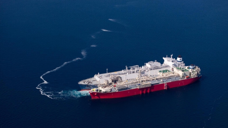 България зарежда втечнен газ на цени, договорени преди кризата в Близкия изток