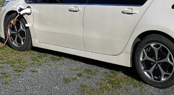 Електрическите автомобили Renault Zoe които ще превозват делегатите на Българското